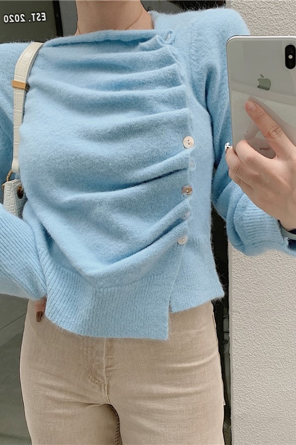 비대칭 셔링 단추 독특 니트 스웨터