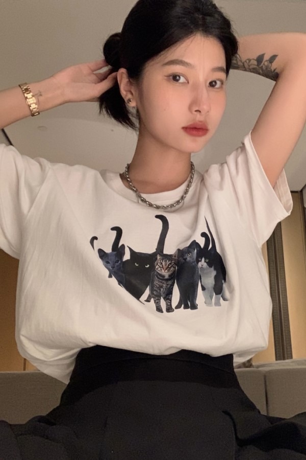 고양이 라운드넥 반팔 오버핏 티셔츠