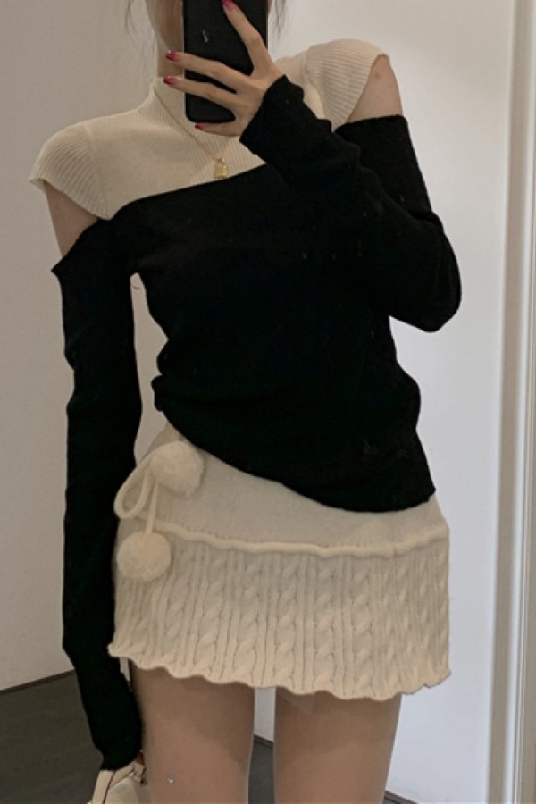 이나 컬러 매칭 하이넥 오프숄더 긴팔 니트 스웨터