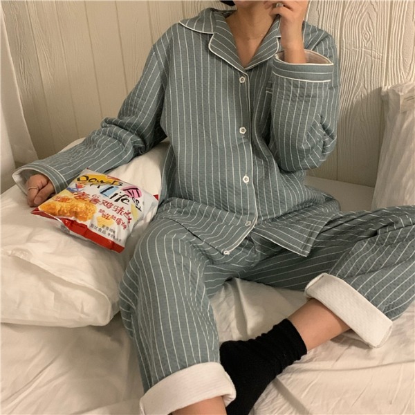 딥슬립 스트라이프 패턴 뽀송 뽀송 뷰티넥 잠옷 세트