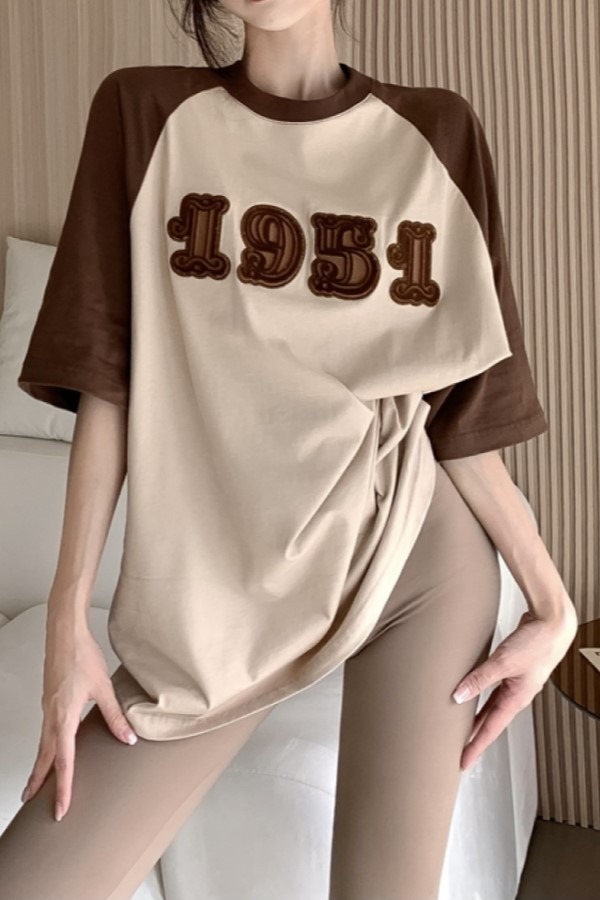 1951 자수 레터링 라운드넥 반팔 루즈핏 티셔츠