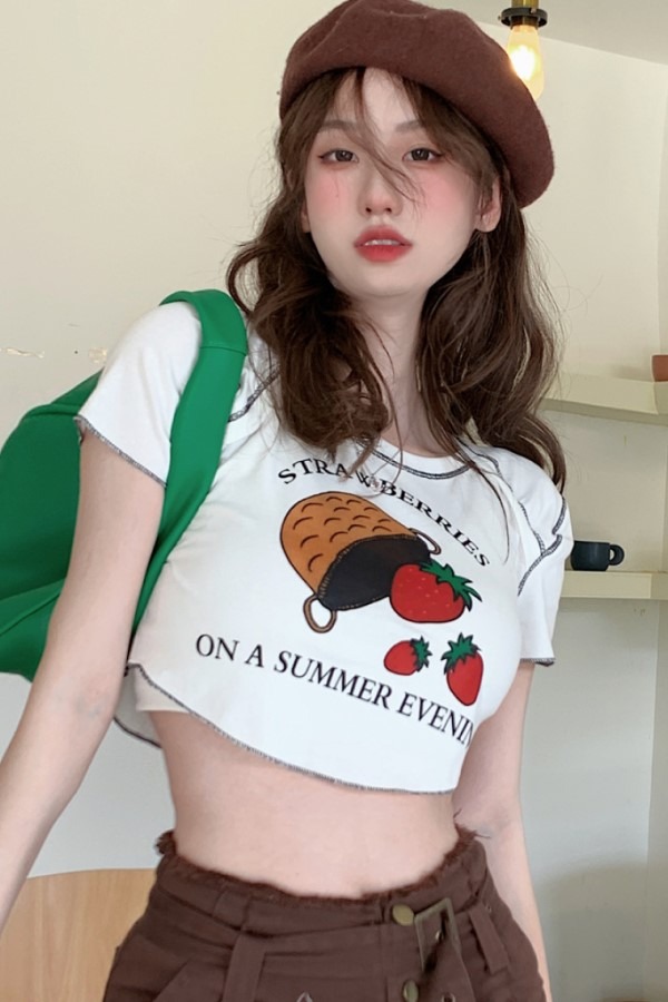 지니 딸기 프린팅 라운드넥 반팔 크롭 티셔츠